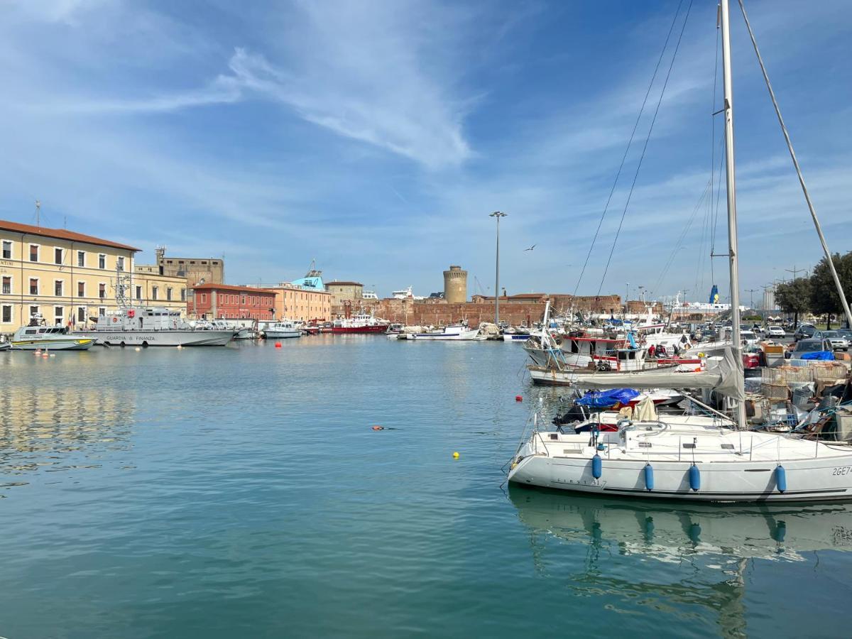 Kasia Porta Sul Mare Di Livorno Free Parking Esterno foto