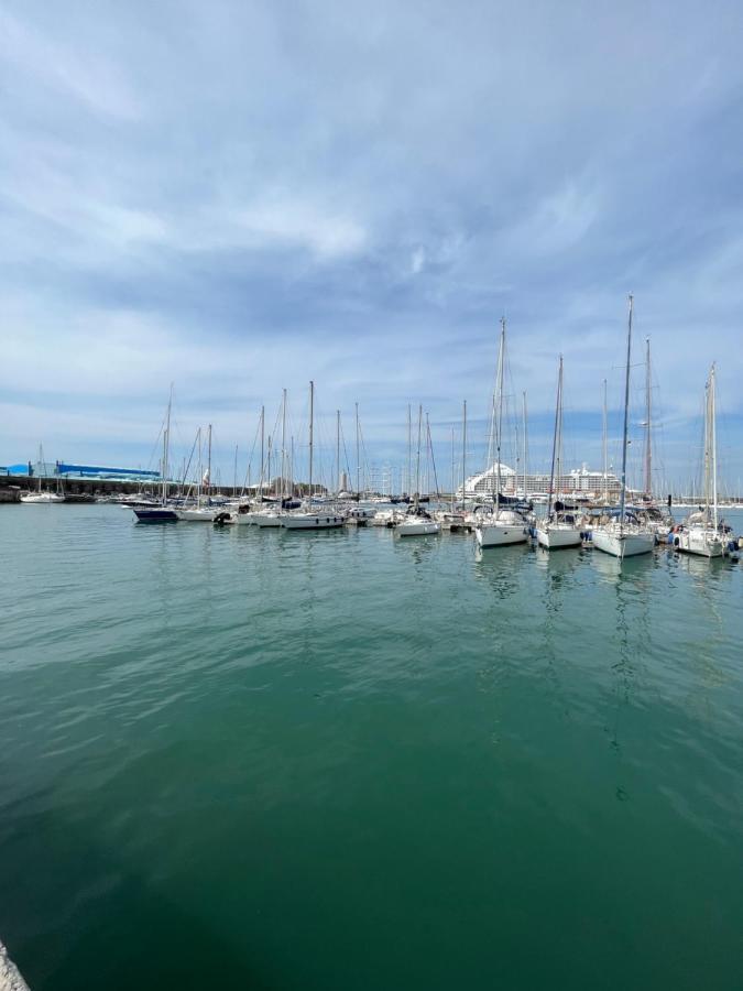 Kasia Porta Sul Mare Di Livorno Free Parking Esterno foto