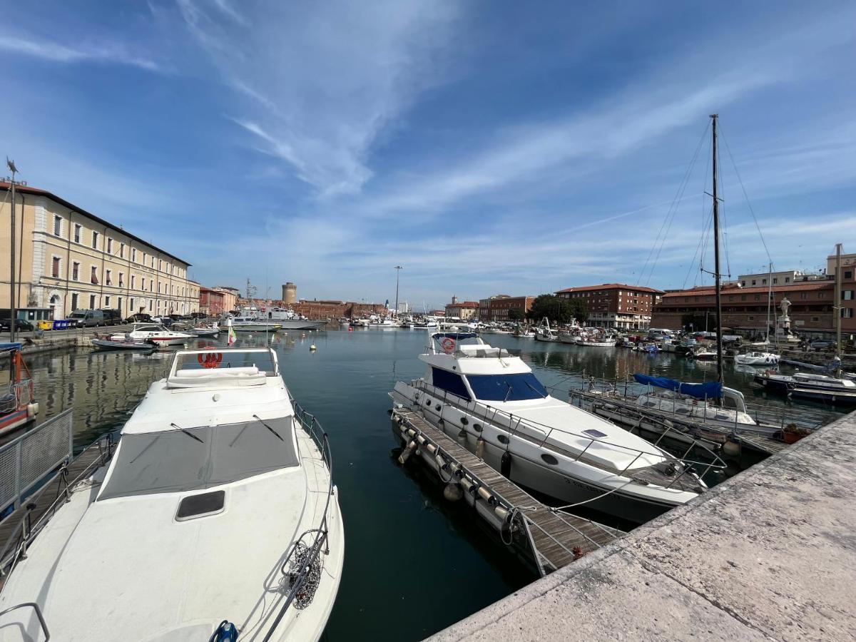 Kasia Porta Sul Mare Di Livorno Free Parking Esterno foto